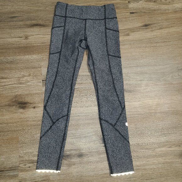 Lululemon size 4 Tight Stuff Tight Splatter Reflective Scallop black white - Picture 1 of 7